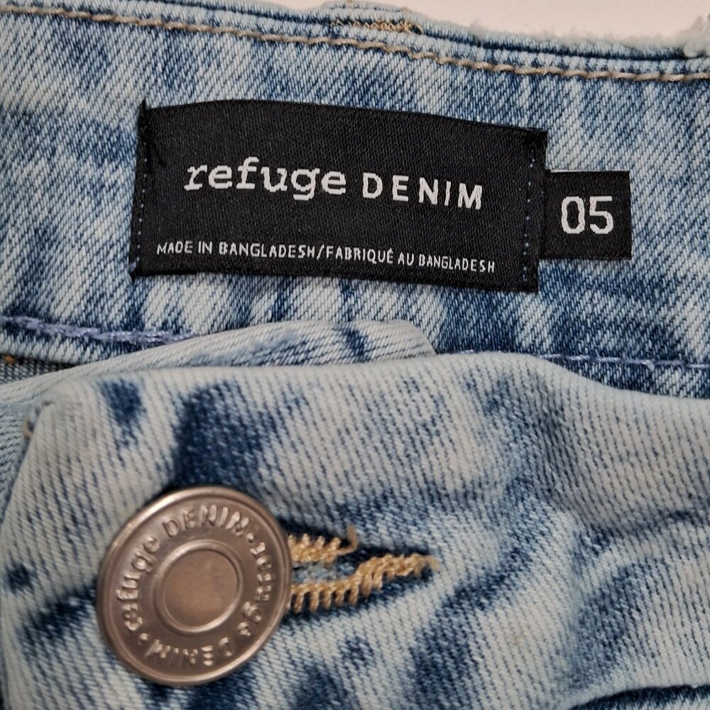 Refuge Denim Light Blue Jeans - Picture 4 of 9
